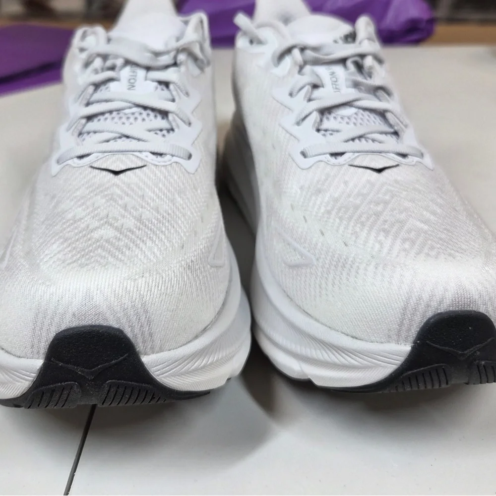 NEW HOKA Clifton 9 Sneakers White Silver Men’s Size 10.5 Wide 6301 - Picture 4 of 12